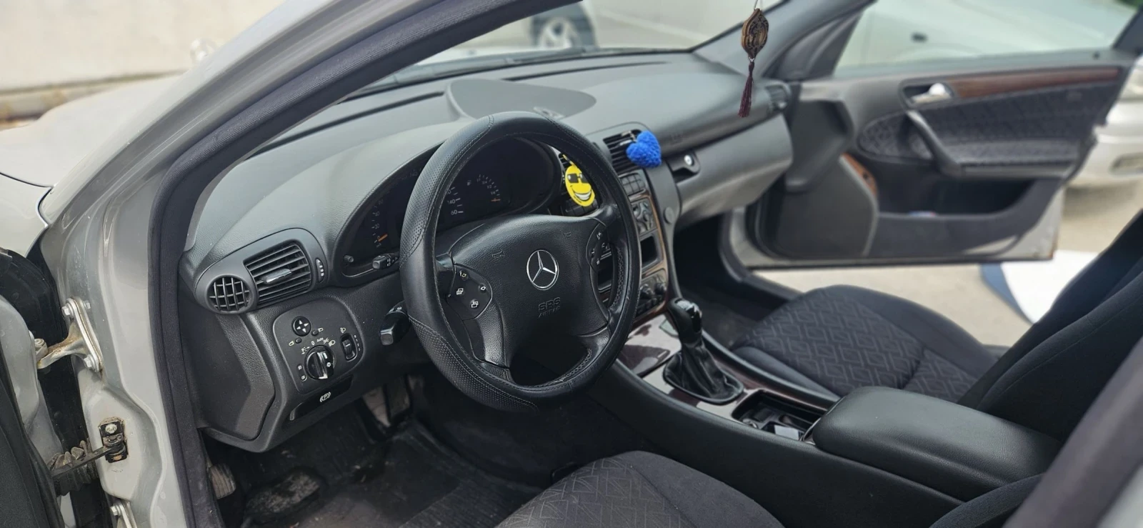 Mercedes-Benz C 180, снимка 6 - Автомобили и джипове - 54977490