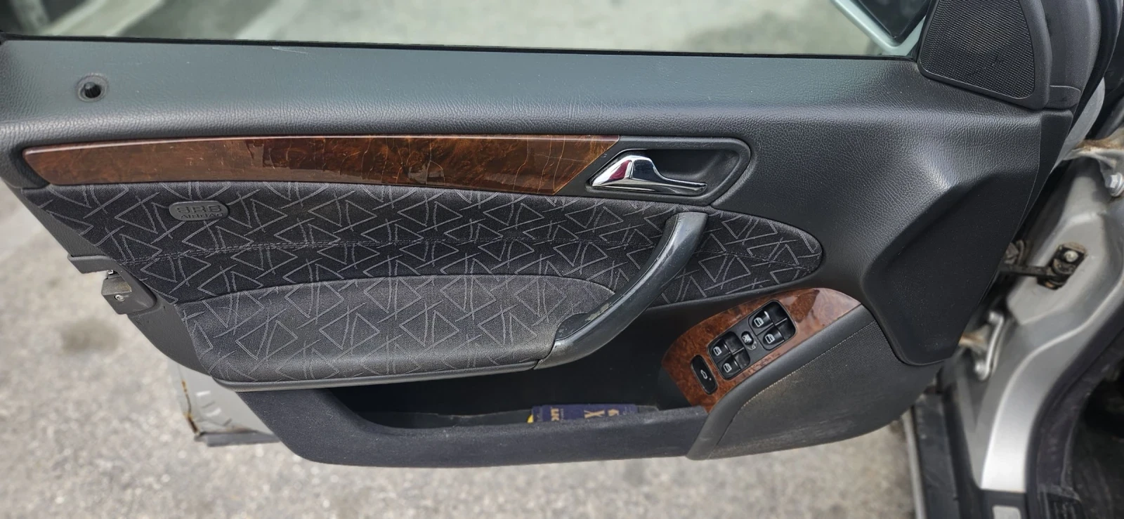 Mercedes-Benz C 180, снимка 9 - Автомобили и джипове - 54977490