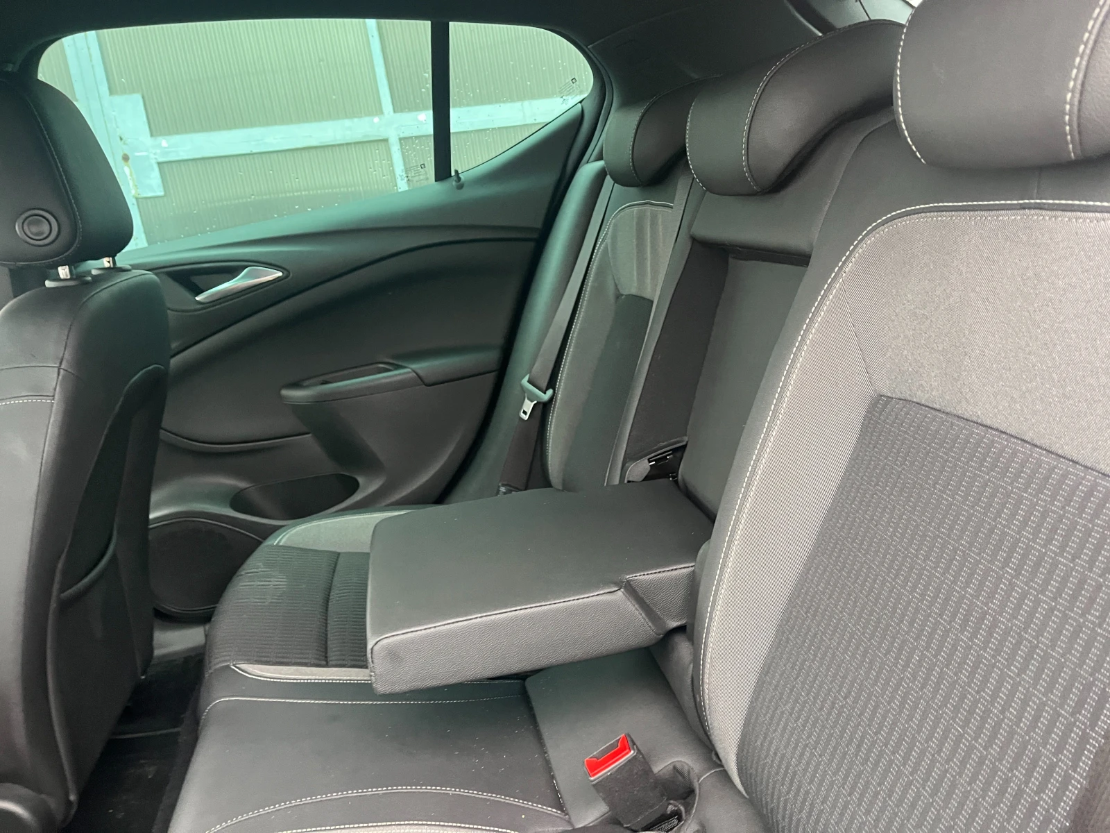 Opel Astra 1.2i-EURO6D, снимка 10 - Автомобили и джипове - 55054323