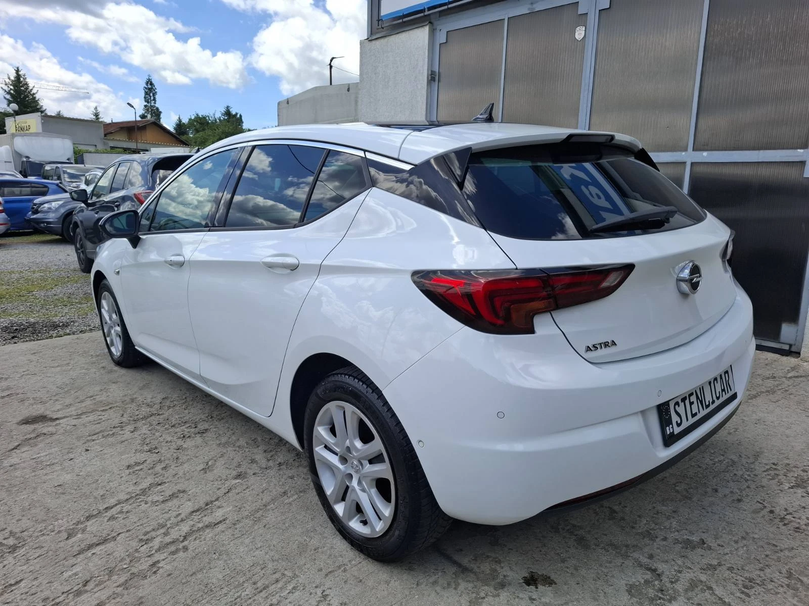 Opel Astra 1.2i-EURO6D, снимка 8 - Автомобили и джипове - 55054323