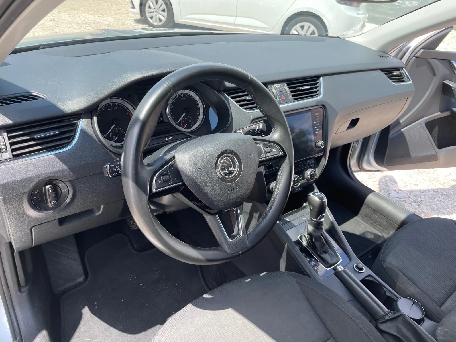 Skoda Octavia 1.5 TGI/cng лична от шкода, снимка 5 - Автомобили и джипове - 55260265