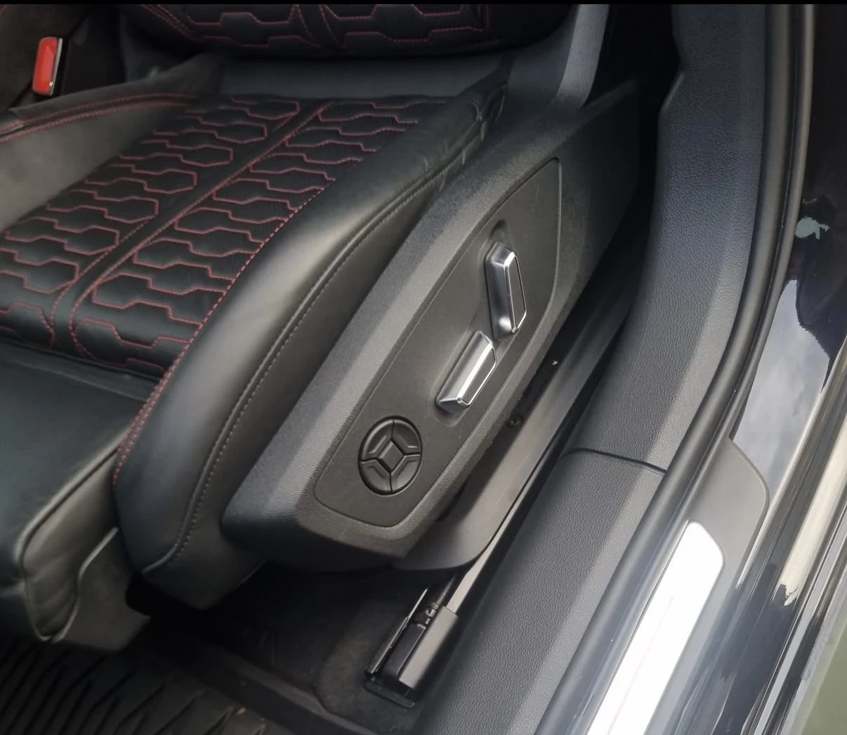 Audi Rs6 4.0 V8 BiTURBO QUATTRO, снимка 10 - Автомобили и джипове - 55284733