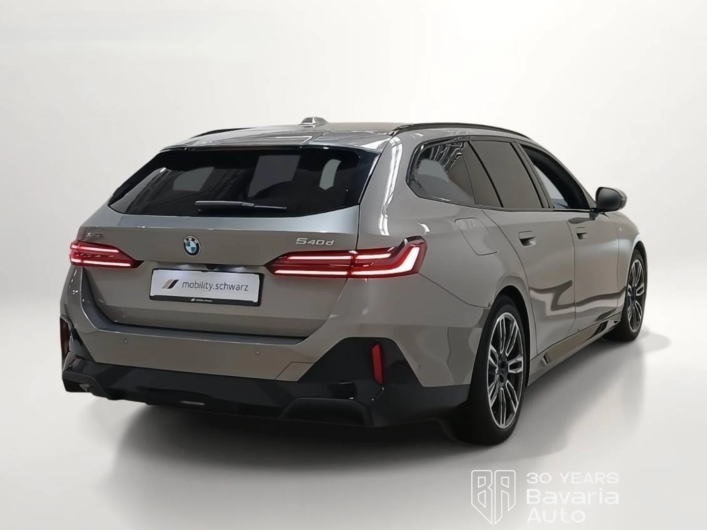 BMW 540 d Touring xDrive M Sport Paket, снимка 4 - Автомобили и джипове - 55306332