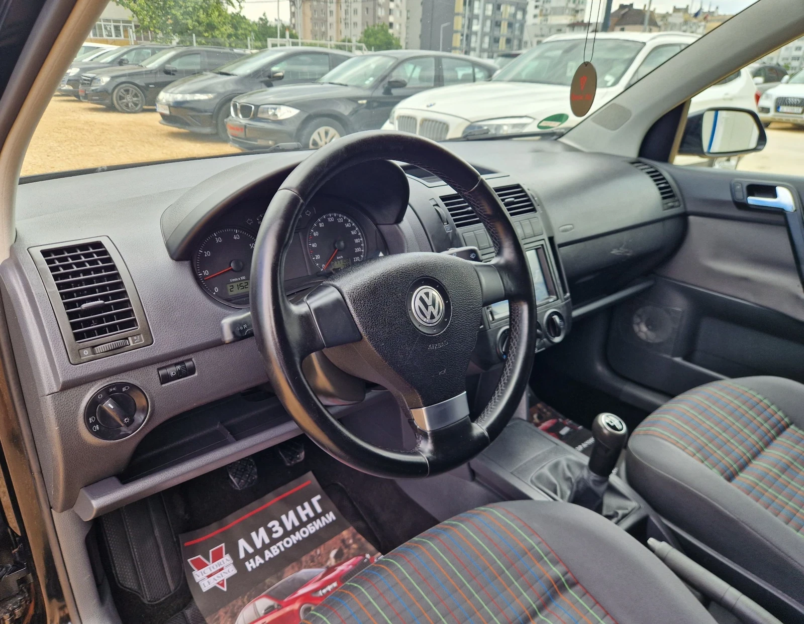 VW Polo Регистриран / Обслужен / Бартер / Лизинг , снимка 10 - Автомобили и джипове - 55430553