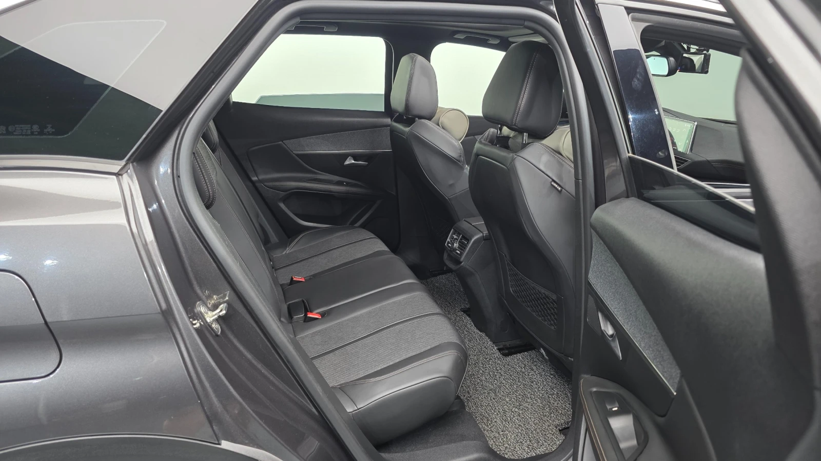 Peugeot 3008 1.6 BlueHDi GT Line, снимка 11 - Автомобили и джипове - 55719987