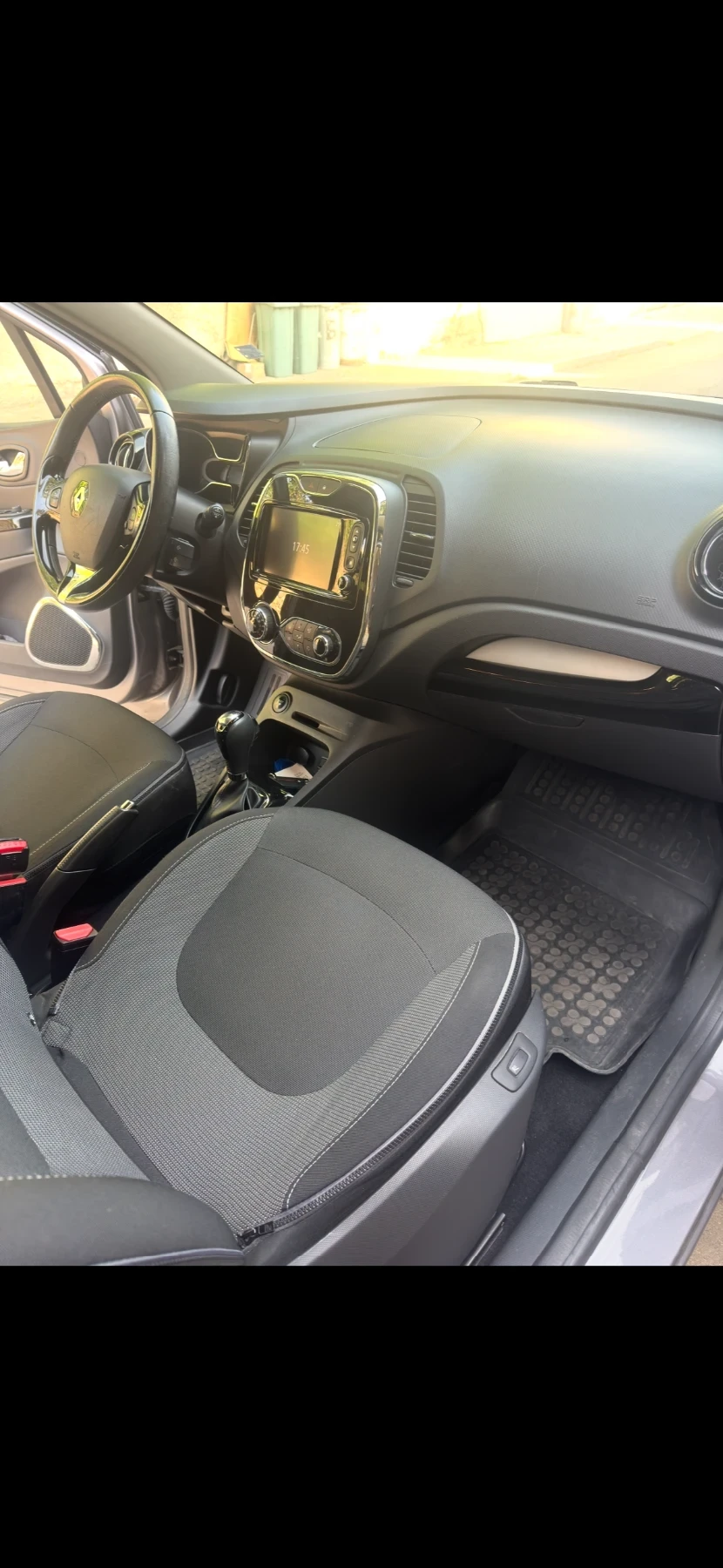 Renault Captur, снимка 12 - Автомобили и джипове - 55867633