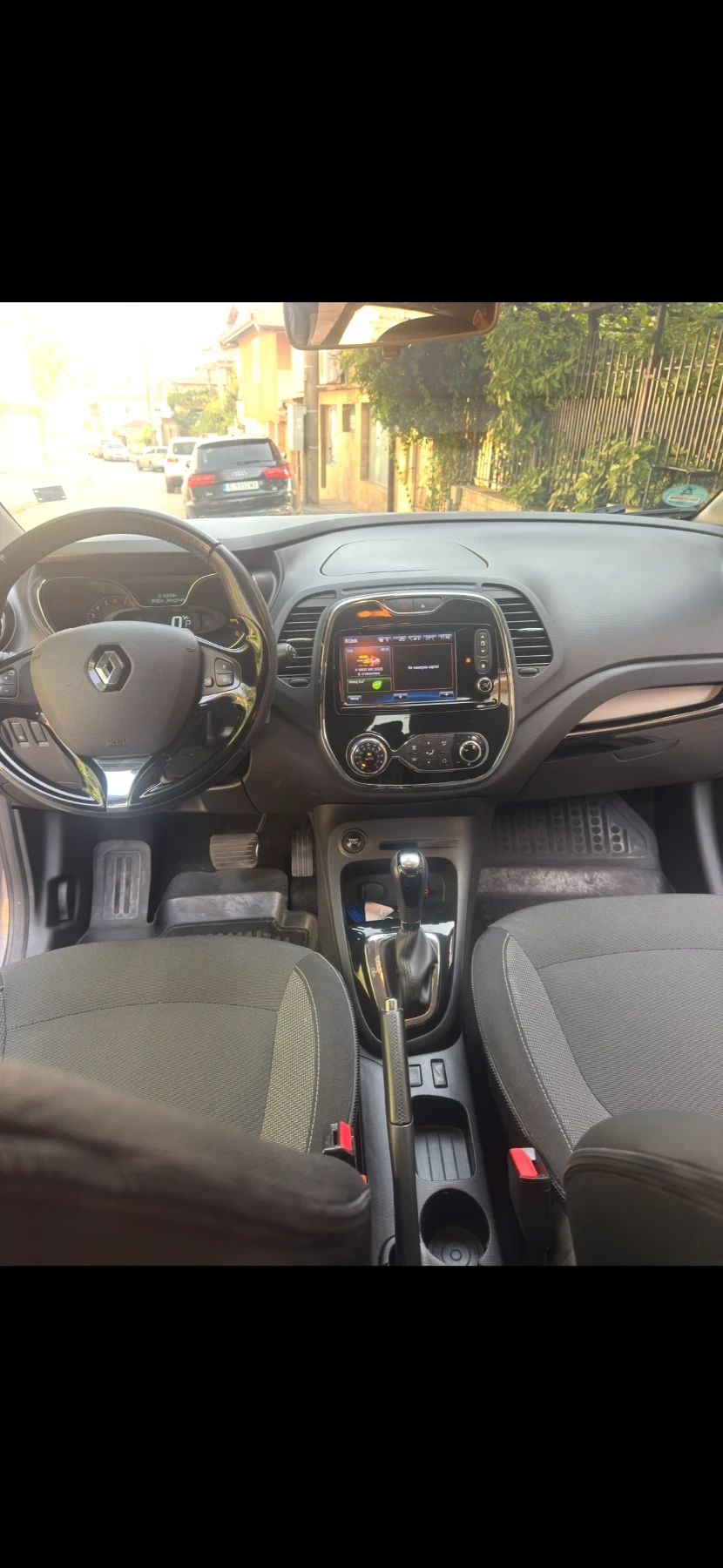 Renault Captur, снимка 9 - Автомобили и джипове - 55867633