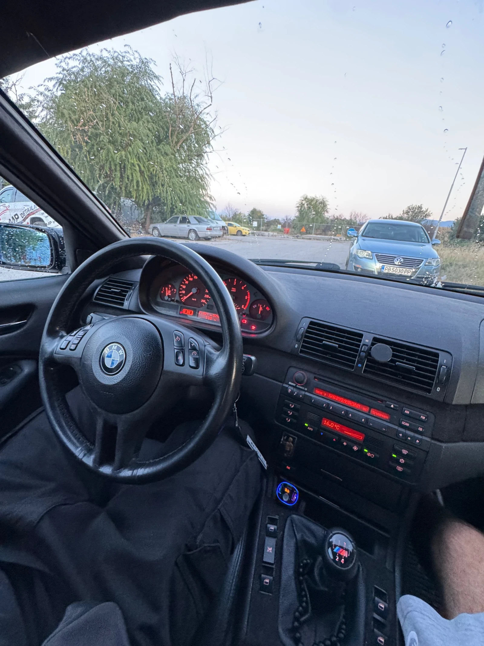 BMW 330, снимка 8 - Автомобили и джипове - 55987787