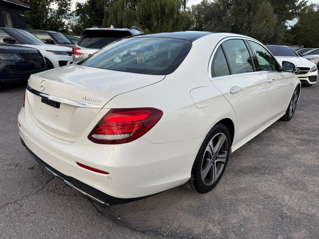 Mercedes-Benz E 450 4MATIC* AMG NIGHT PACKAGE* Keyless* Панорама* Head, снимка 4 - Автомобили и джипове - 56105376