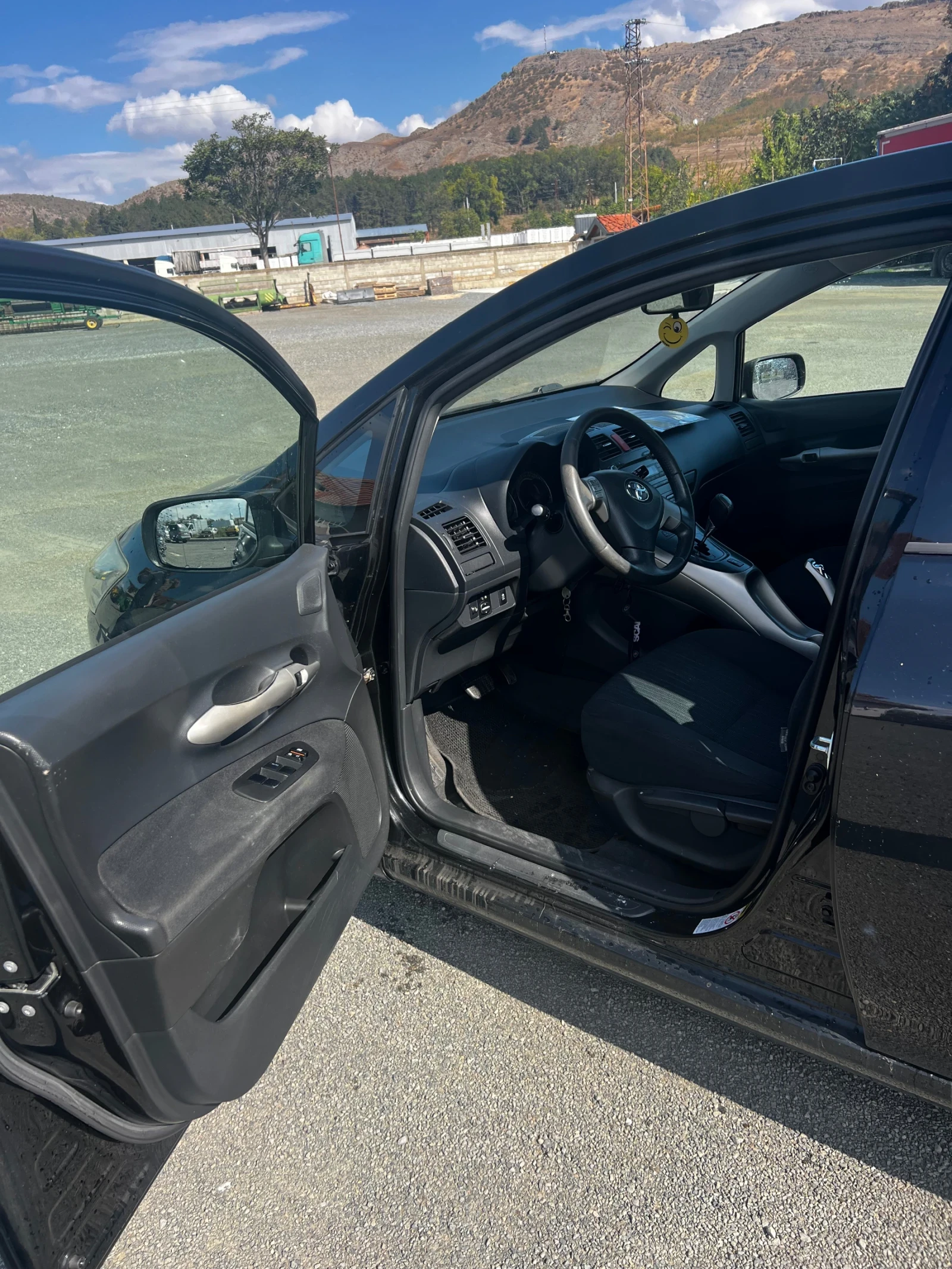 Toyota Auris, снимка 5 - Автомобили и джипове - 56452490