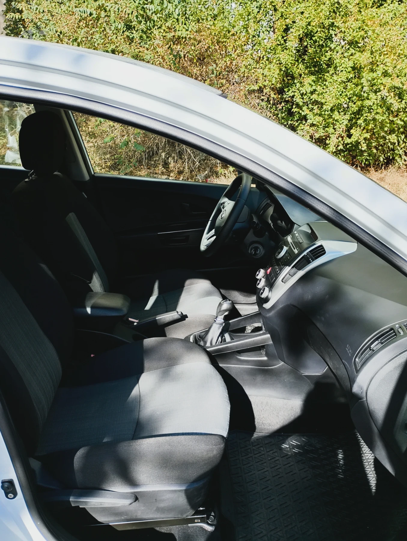 Kia Ceed 1.6 CRDI, снимка 6 - Автомобили и джипове - 56462043