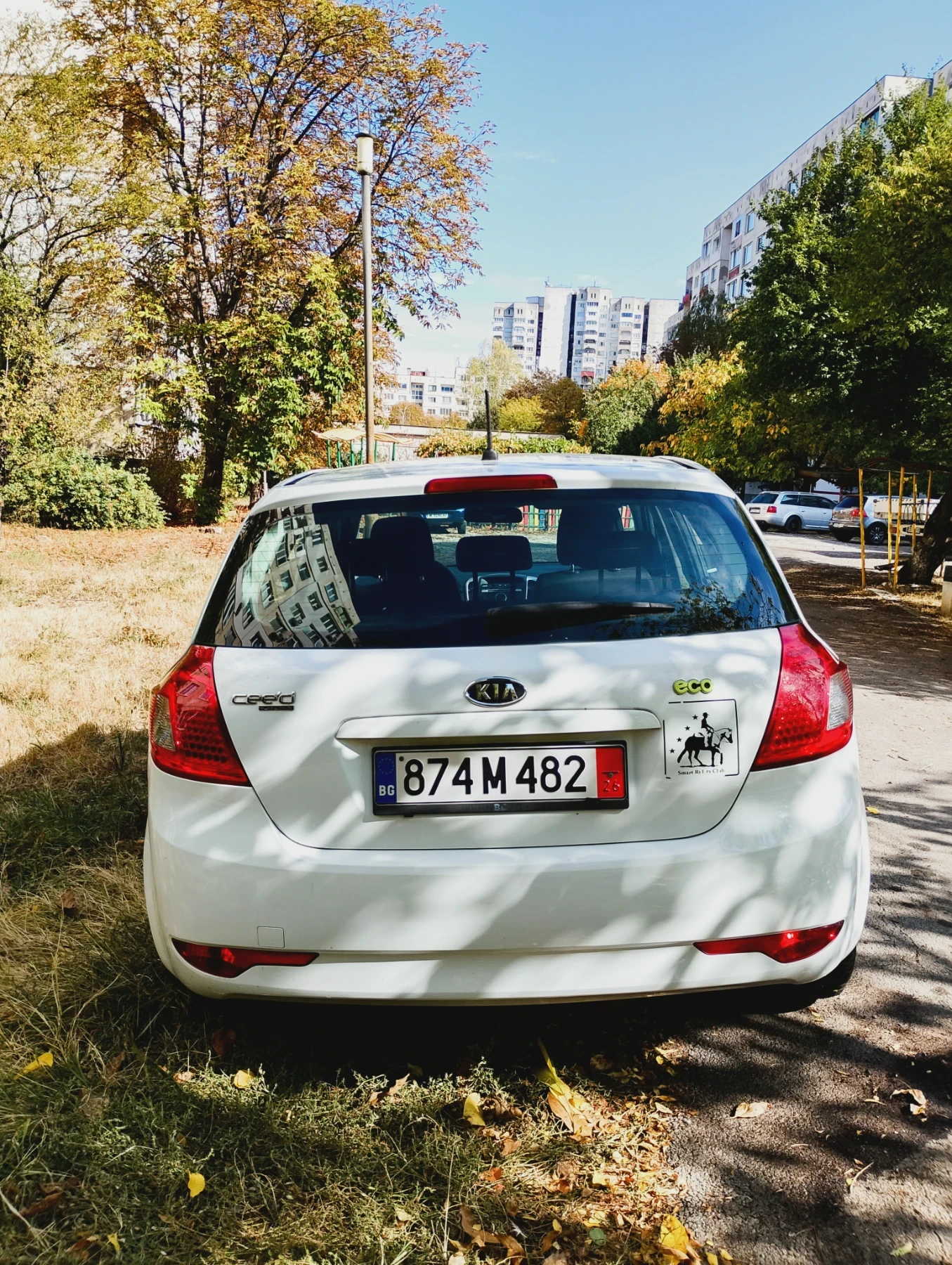 Kia Ceed 1.6 CRDI, снимка 2 - Автомобили и джипове - 56462043
