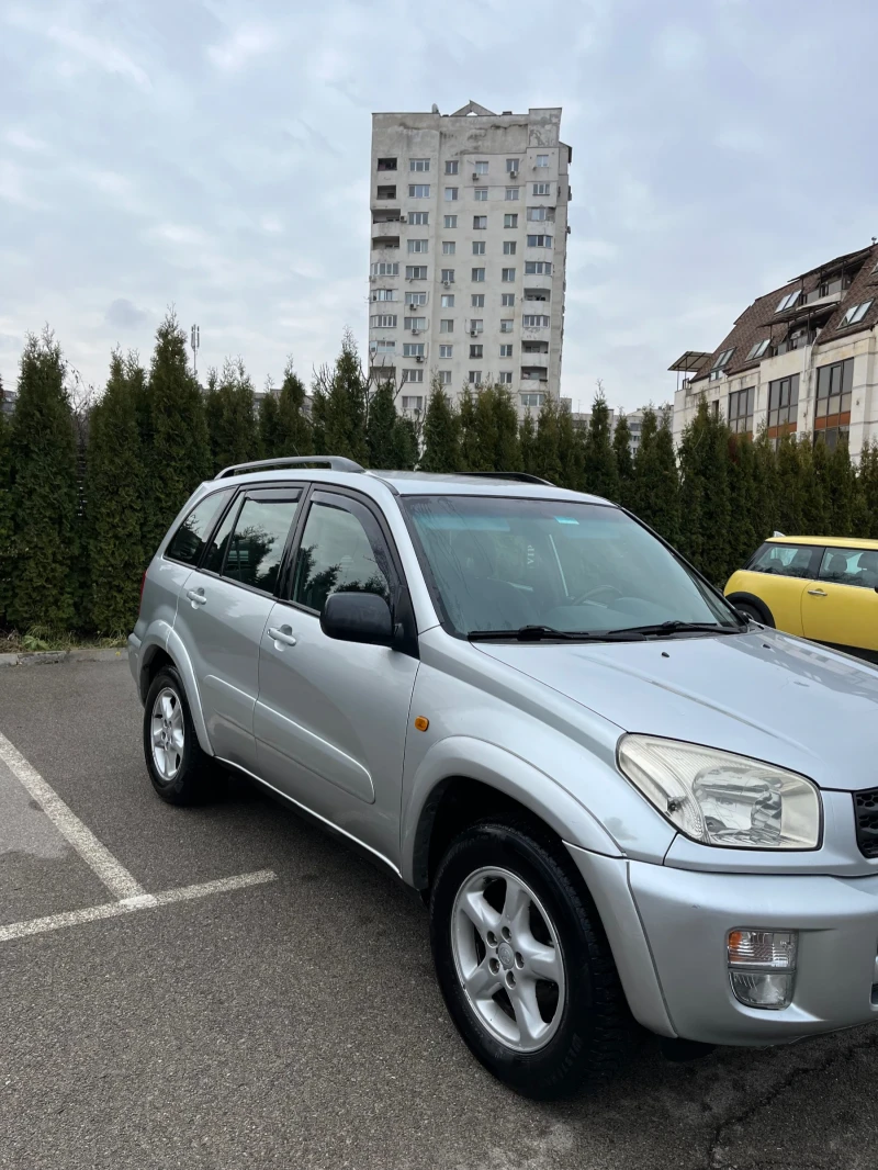 Toyota Rav4 2.0 Газ-Бензин, снимка 3 - Автомобили и джипове - 48222374