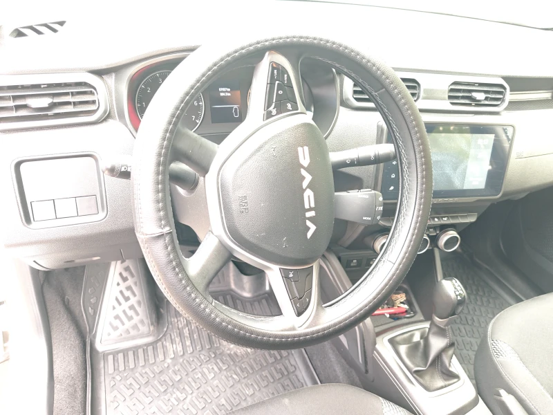 Dacia Duster, снимка 12 - Автомобили и джипове - 52035928