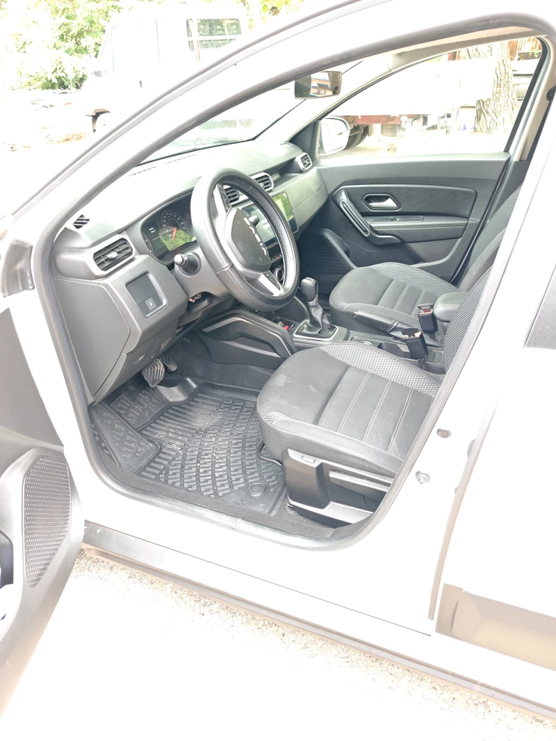Dacia Duster, снимка 6 - Автомобили и джипове - 52035928