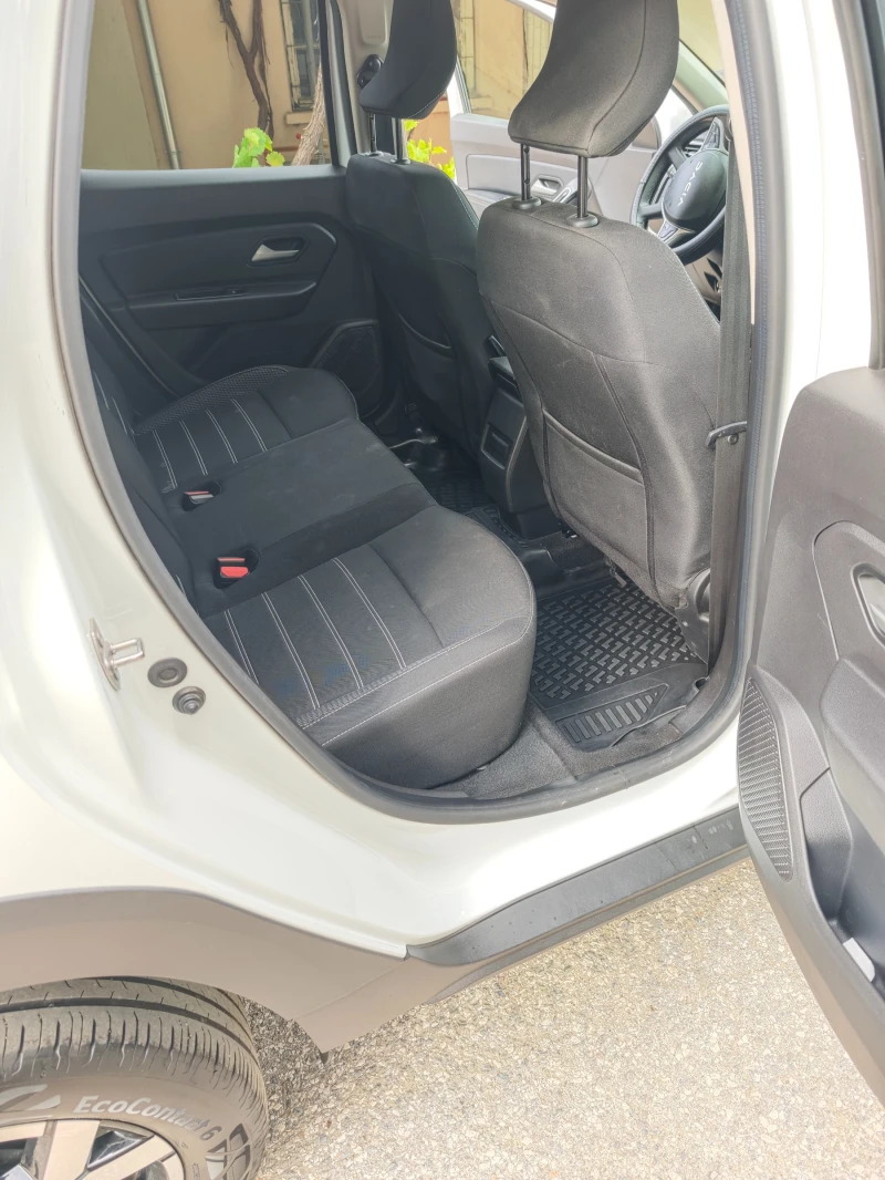 Dacia Duster, снимка 9 - Автомобили и джипове - 52035928