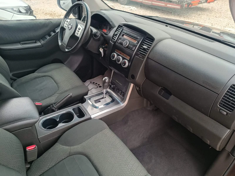 Nissan Navara 2.5 dCi, снимка 8 - Автомобили и джипове - 53341851