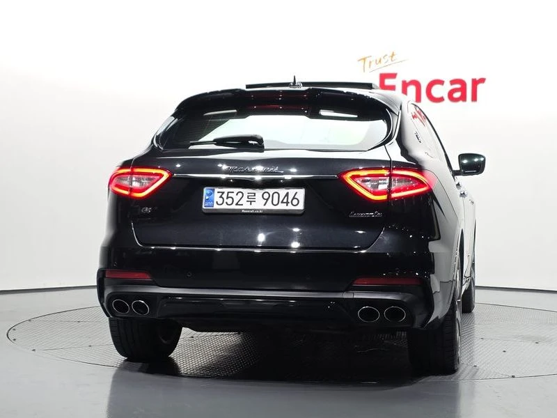 Maserati Levante КРАЙНА ЦЕНА: 28848 EUR !!!РЕАЛНА КРАЙНА ЦЕНА!!!, снимка 4 - Автомобили и джипове - 55968597