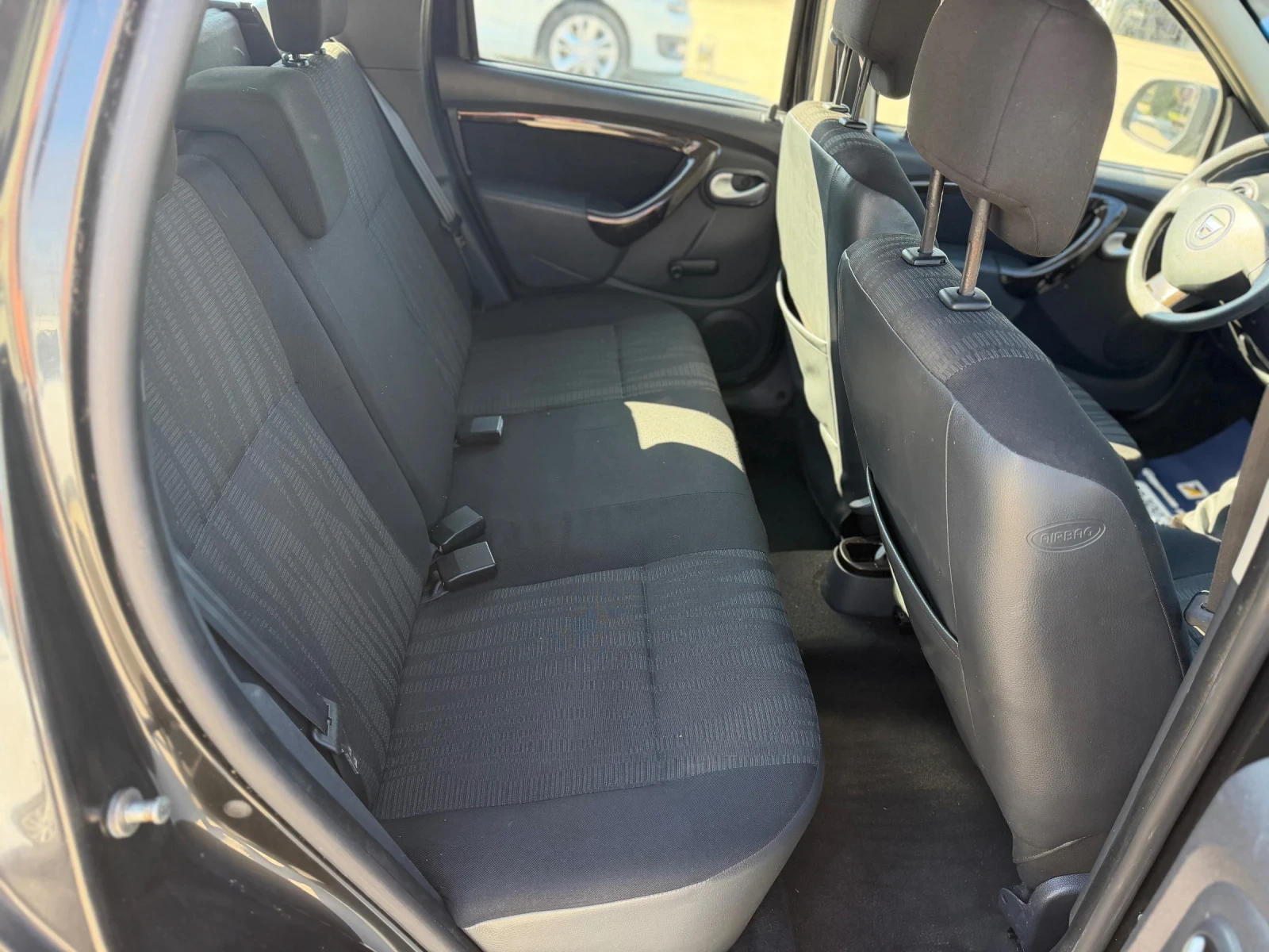 Dacia Duster 1.5DCi/= 110hp= 4x4= 158000, снимка 12 - Автомобили и джипове - 53746367