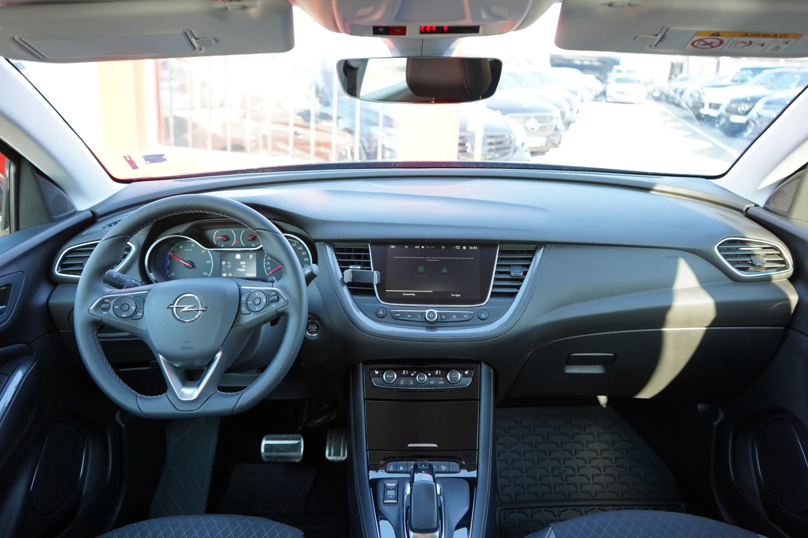 Opel Grandland X * Inovation* 4x4* Plug-in Hybrid* Automatic* , снимка 9 - Автомобили и джипове - 53807817