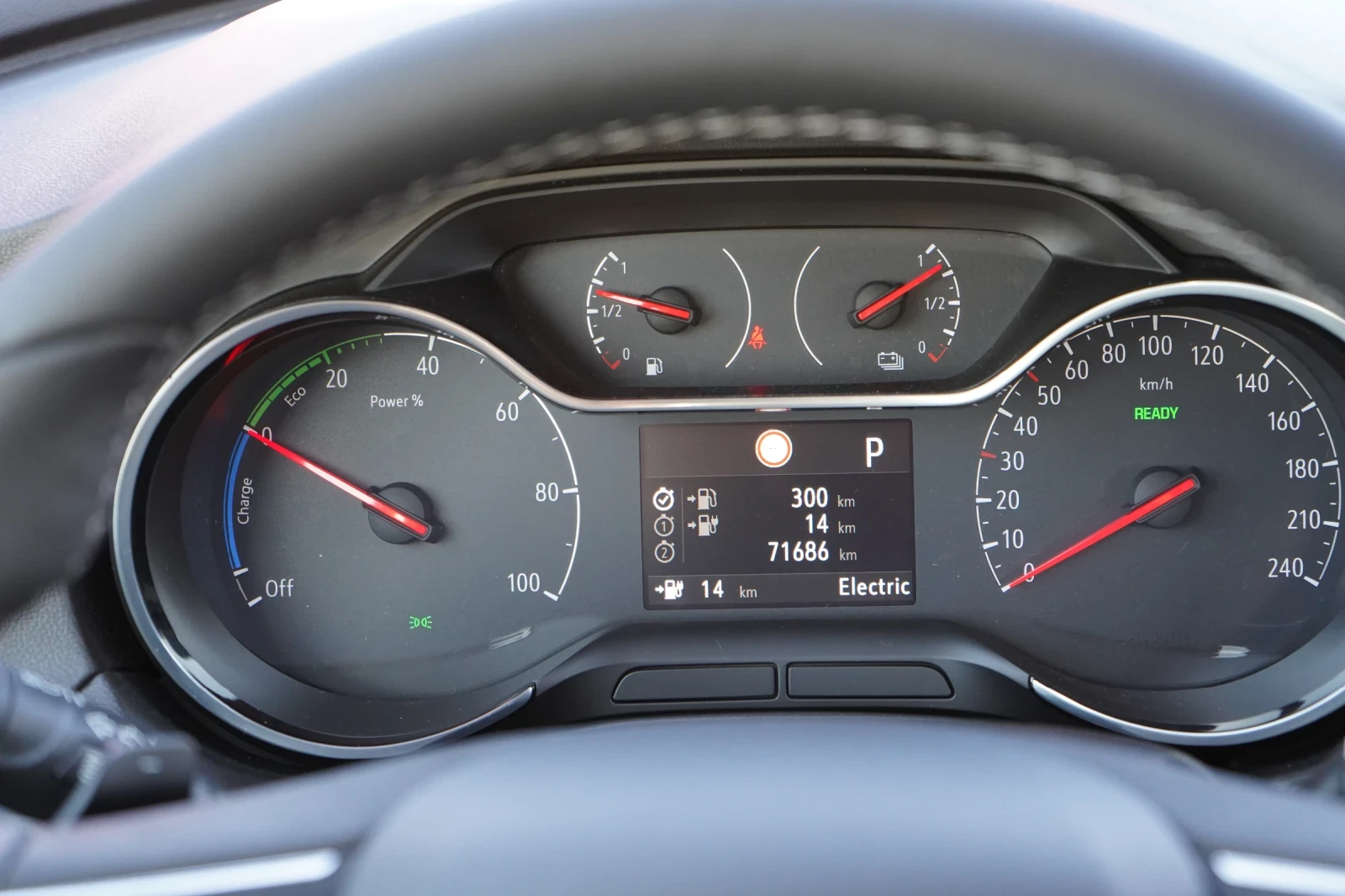 Opel Grandland X * Inovation* 4x4* Plug-in Hybrid* Automatic* , снимка 11 - Автомобили и джипове - 53807817