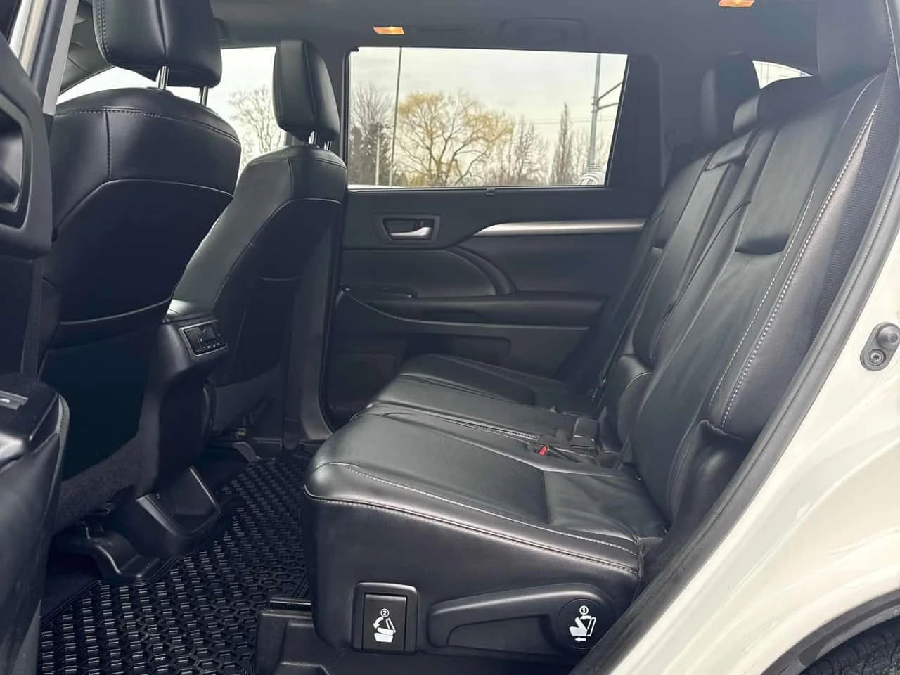 Toyota Highlander XLE/CARFAX/ПОДГРЕВИ/ШИБИДАХ/KEYLESS, снимка 15 - Автомобили и джипове - 54125486