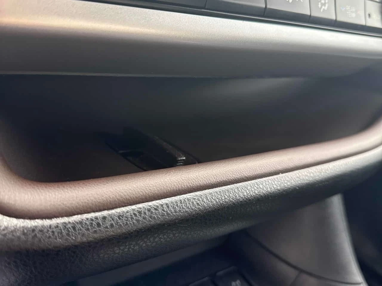 Toyota Highlander XLE/CARFAX/ПОДГРЕВИ/ШИБИДАХ/KEYLESS, снимка 11 - Автомобили и джипове - 54125486