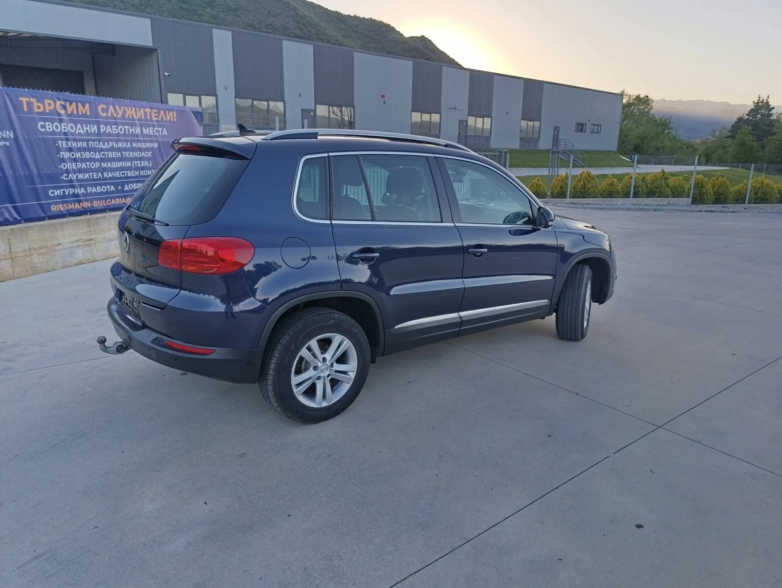 VW Tiguan 2.0TSI, снимка 3 - Автомобили и джипове - 54332815