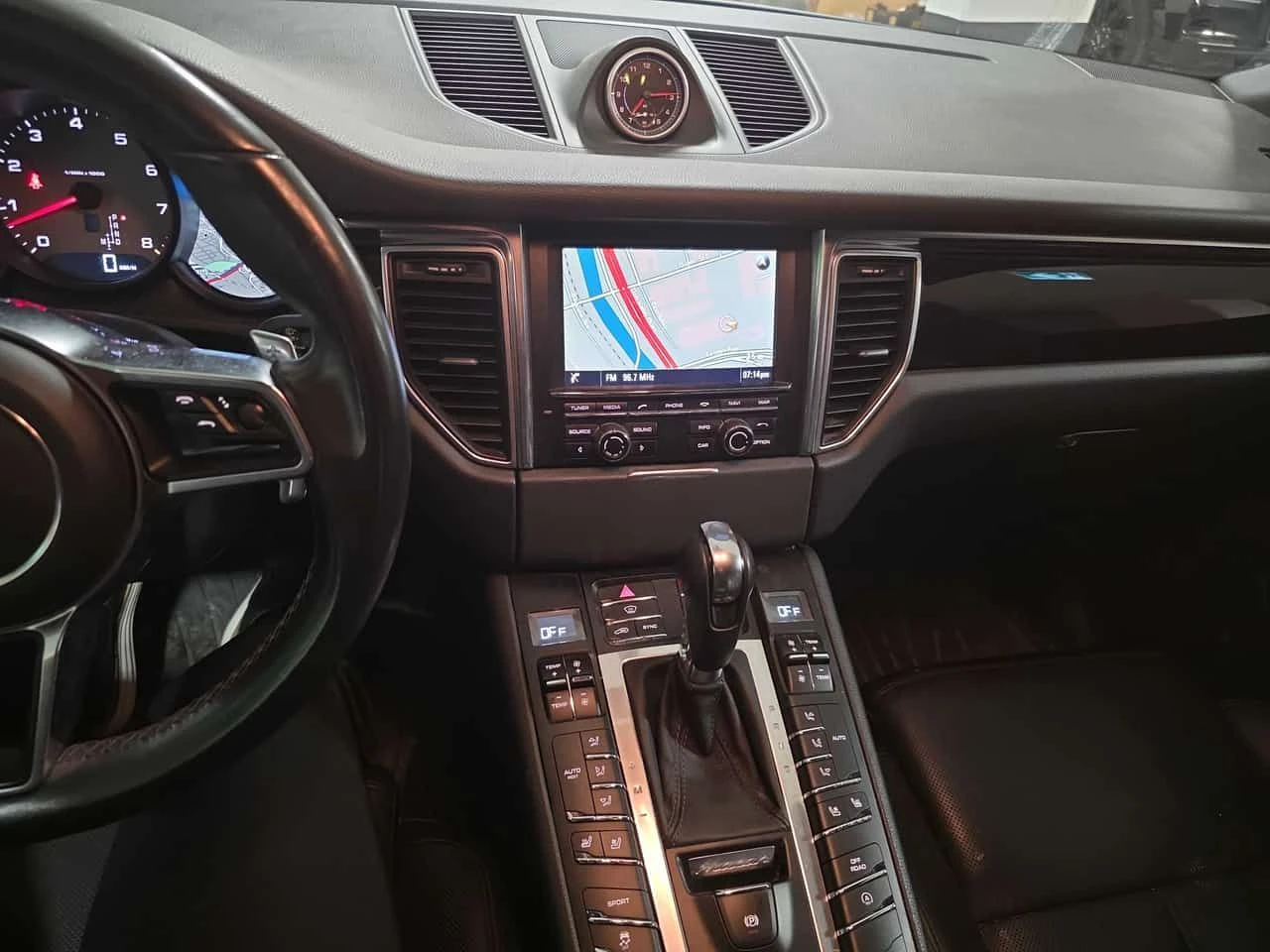 Porsche Macan * S * ПОДГРЕВ * ОБДУХВАНЕ * КЛИП НА МОТОРА, снимка 8 - Автомобили и джипове - 54365897