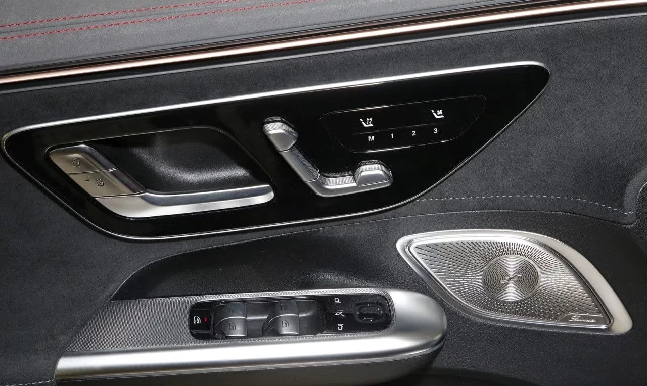 Mercedes-Benz EQE 53 AMG 4Matic = Premium = Heat Pump Гаранция, снимка 4 - Автомобили и джипове - 54711171