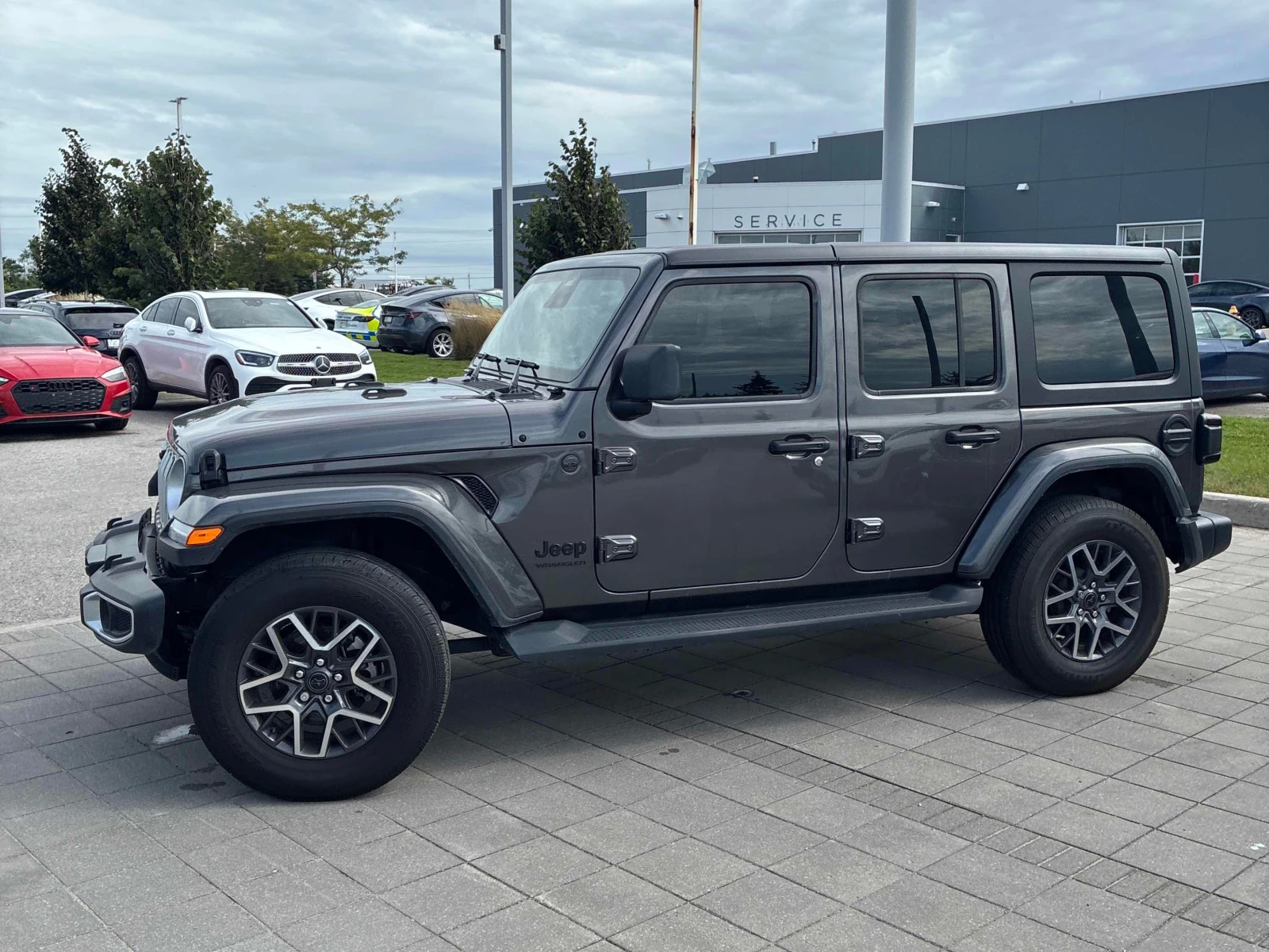 Jeep Wrangler  Sahara * CARFAX * БЕЗ ПЪРВОНАЧАЛНА ВНОСКА, снимка 2 - Автомобили и джипове - 56149958