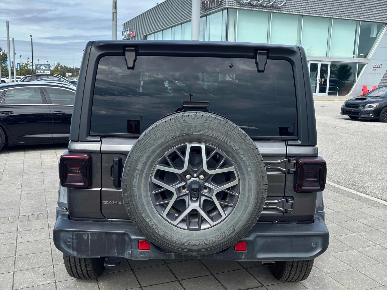 Jeep Wrangler  Sahara * CARFAX * БЕЗ ПЪРВОНАЧАЛНА ВНОСКА, снимка 4 - Автомобили и джипове - 56149958
