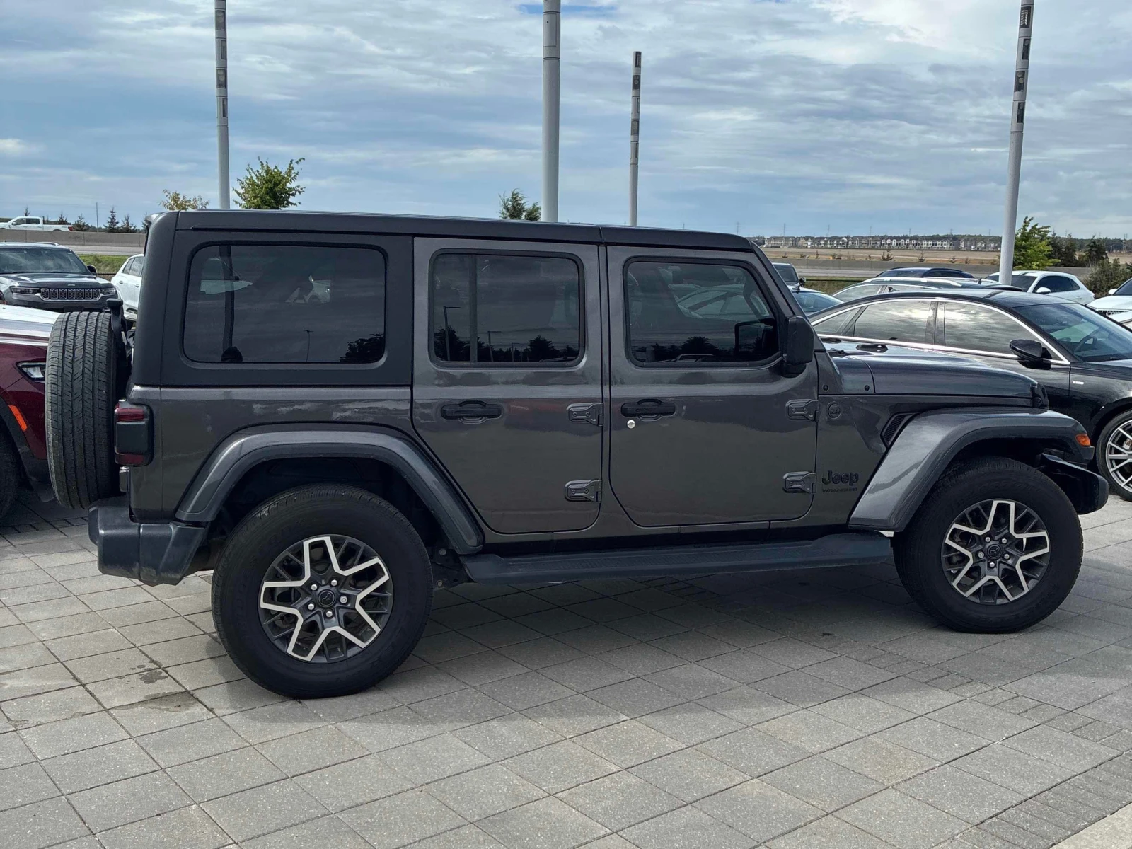 Jeep Wrangler  Sahara * CARFAX * БЕЗ ПЪРВОНАЧАЛНА ВНОСКА, снимка 3 - Автомобили и джипове - 56149958