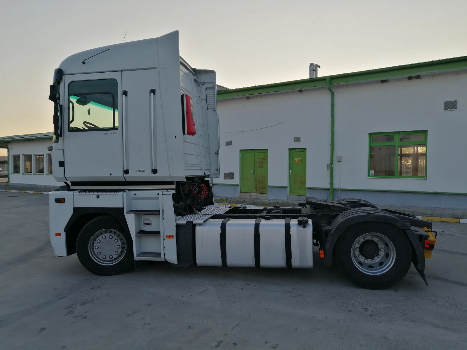 Renault Magnum 440 DXI / Volvo D13 - изображение 6