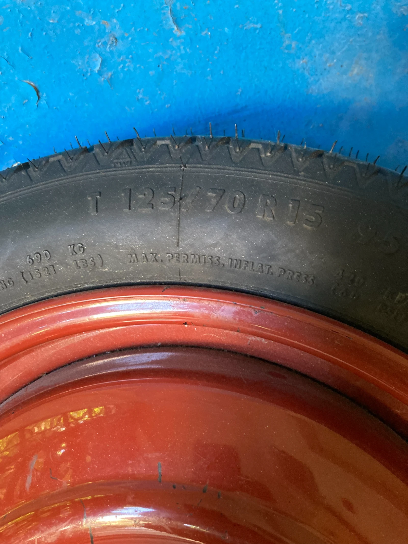 Гуми с джанти Continental 125/70R15, снимка 2 - Гуми и джанти - 54454362