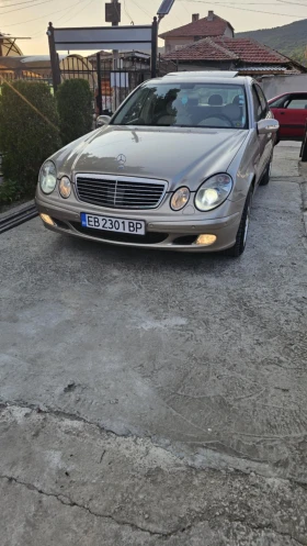  Mercedes-Benz E 220