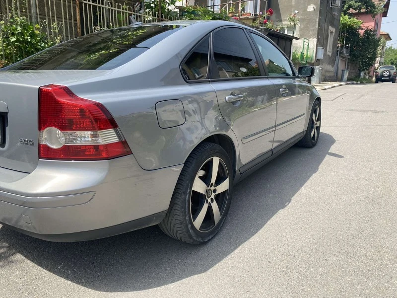 Volvo S40 2.0, снимка 12 - Автомобили и джипове - 46633983