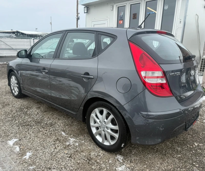 Hyundai I30 1.6i Автомат Швейцария, снимка 7 - Автомобили и джипове - 48690877