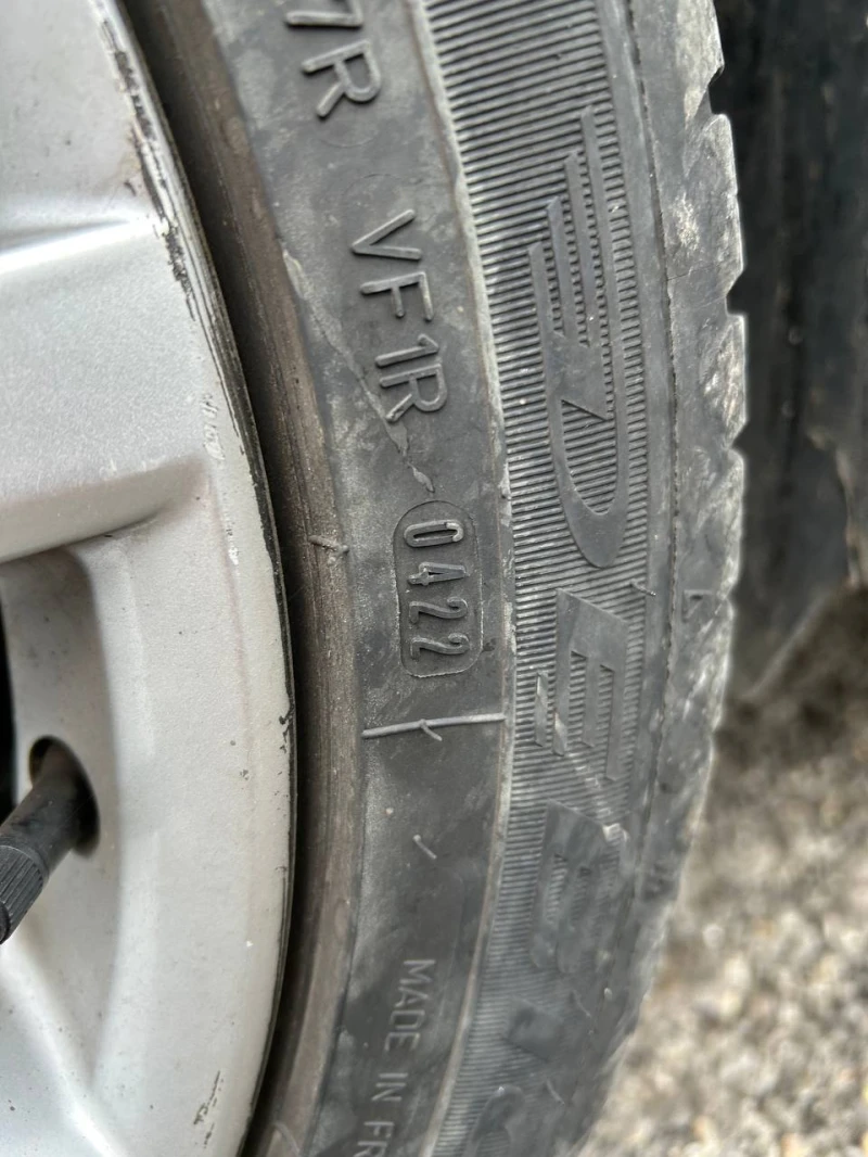 VW Touran, снимка 10 - Автомобили и джипове - 51648395