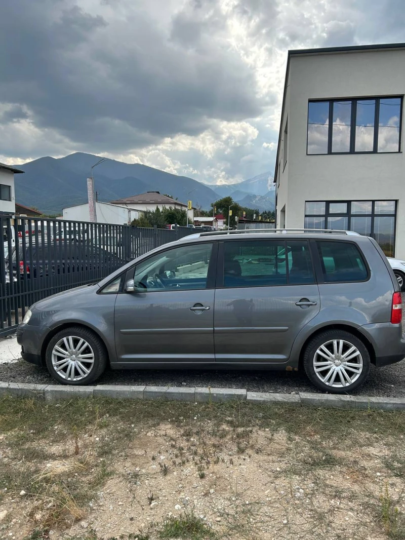 VW Touran, снимка 2 - Автомобили и джипове - 51648395