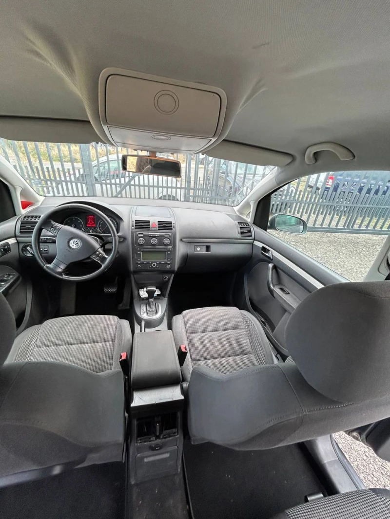 VW Touran, снимка 7 - Автомобили и джипове - 51648395