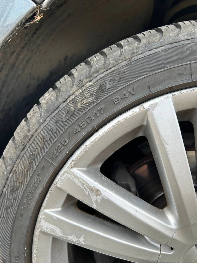 VW Touran, снимка 12 - Автомобили и джипове - 51648395