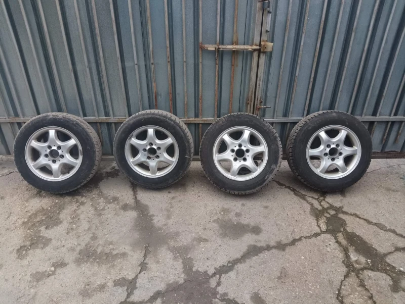 Mercedes-Benz 124 250D, снимка 8 - Автомобили и джипове - 53563044