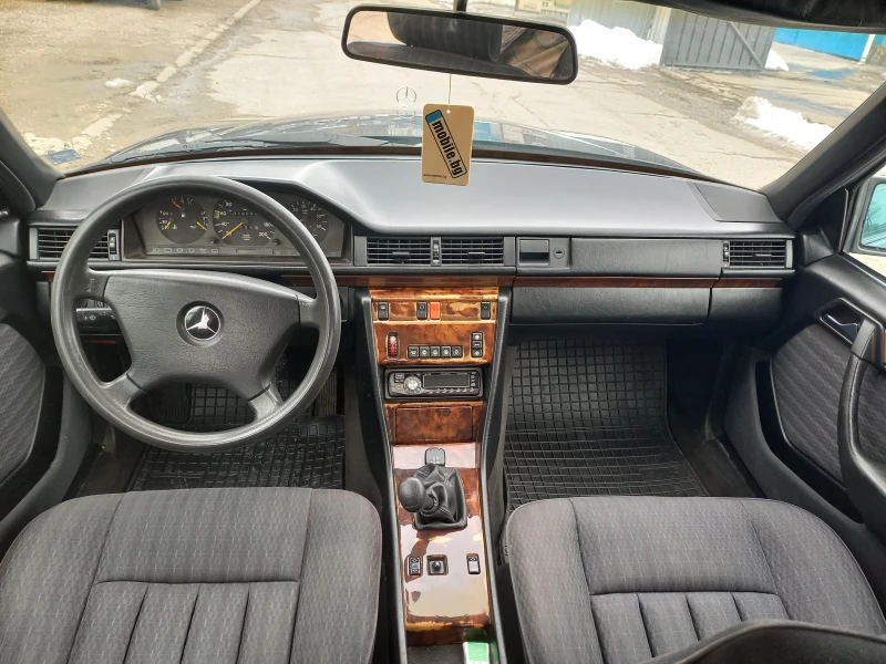 Mercedes-Benz 124 250D, снимка 14 - Автомобили и джипове - 53563044