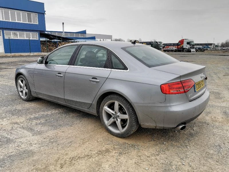 Audi A4 3.2fsi, снимка 6 - Автомобили и джипове - 42620392