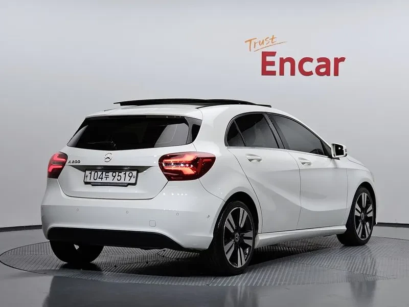 Mercedes-Benz A 200, снимка 2 - Автомобили и джипове - 55091113