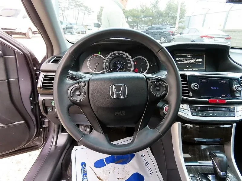 Honda Accord 2.4 9Th Generation, снимка 8 - Автомобили и джипове - 55841317