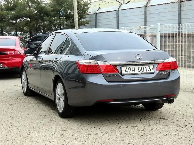 Honda Accord 2.4 9Th Generation, снимка 3 - Автомобили и джипове - 55841317