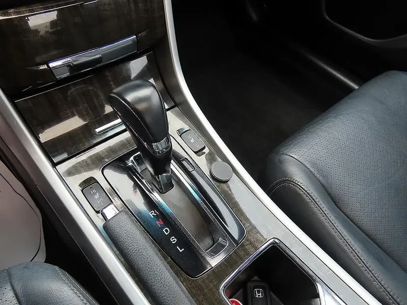Honda Accord 2.4 9Th Generation, снимка 10 - Автомобили и джипове - 55841317