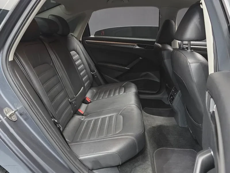 VW Passat  2.0 Tdi Prestige, снимка 12 - Автомобили и джипове - 55923223